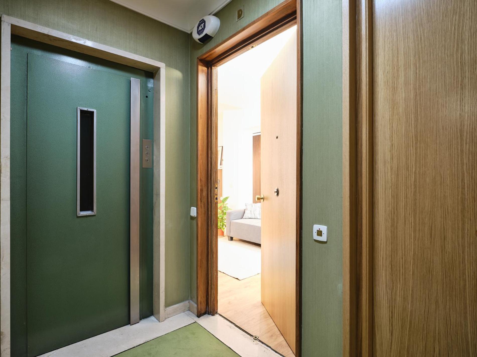 מדריד My City Home - Student Rooms In Moncloa מראה חיצוני תמונה