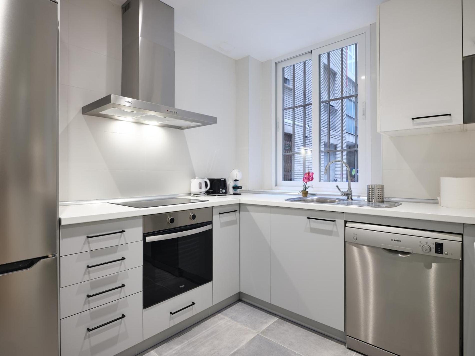 מדריד My City Home - Student Rooms In Moncloa מראה חיצוני תמונה
